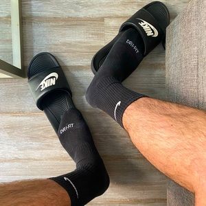 Second hand Nike crew black socks large men